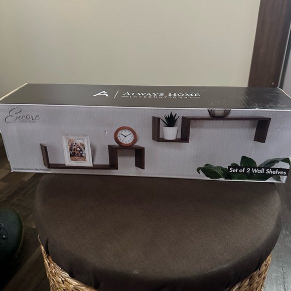 Brown Wall Shelves Set - Picture 1 of 3